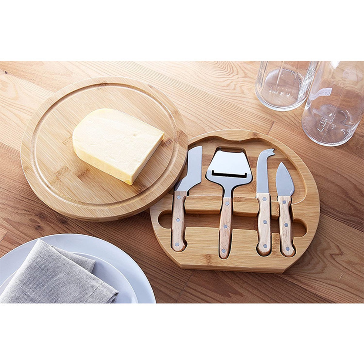 HUPSTL092 Wood Cheese Board With Tools