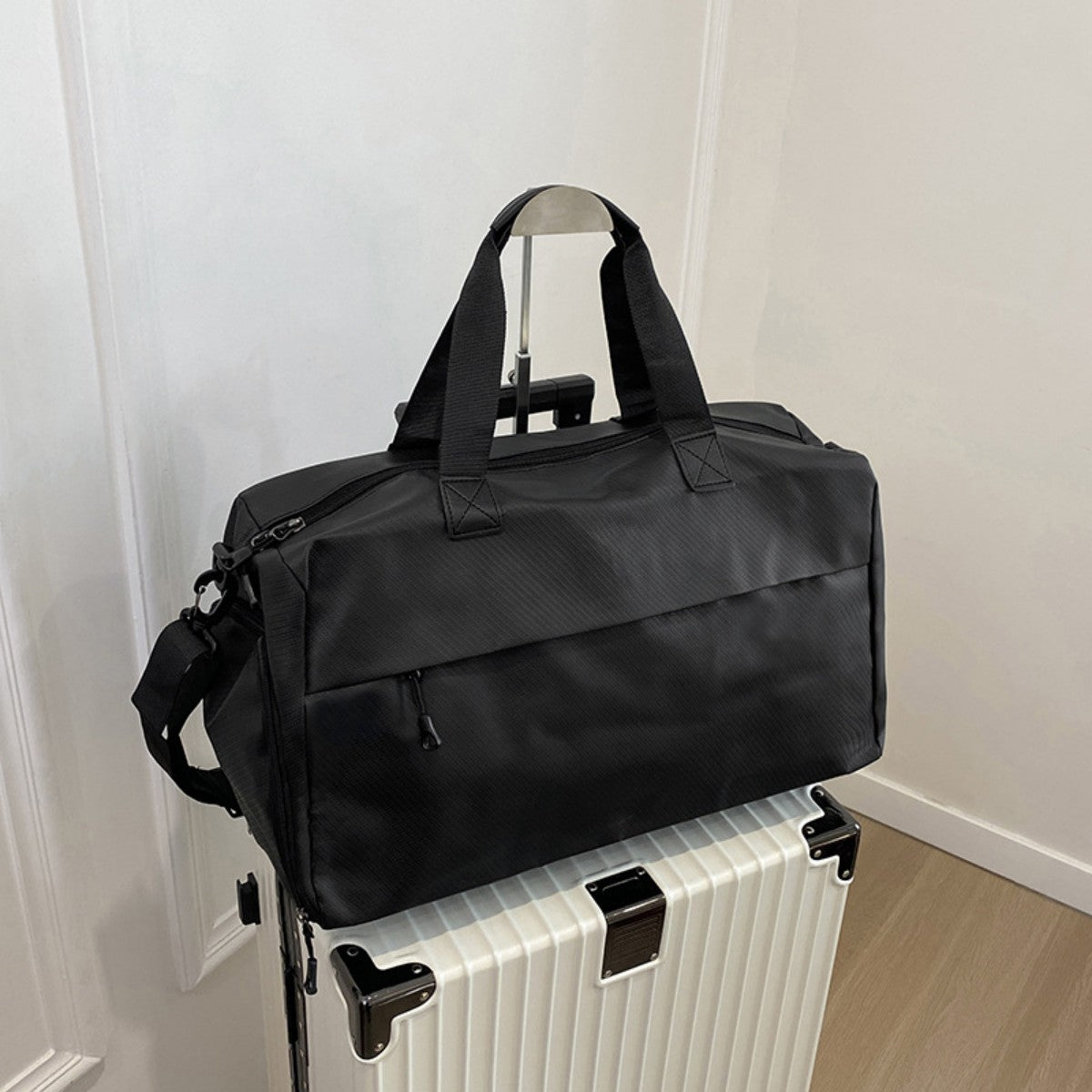 HUPSTL512Gym Bag Separate Shoe Compartment Waterproof Crossbody Tote