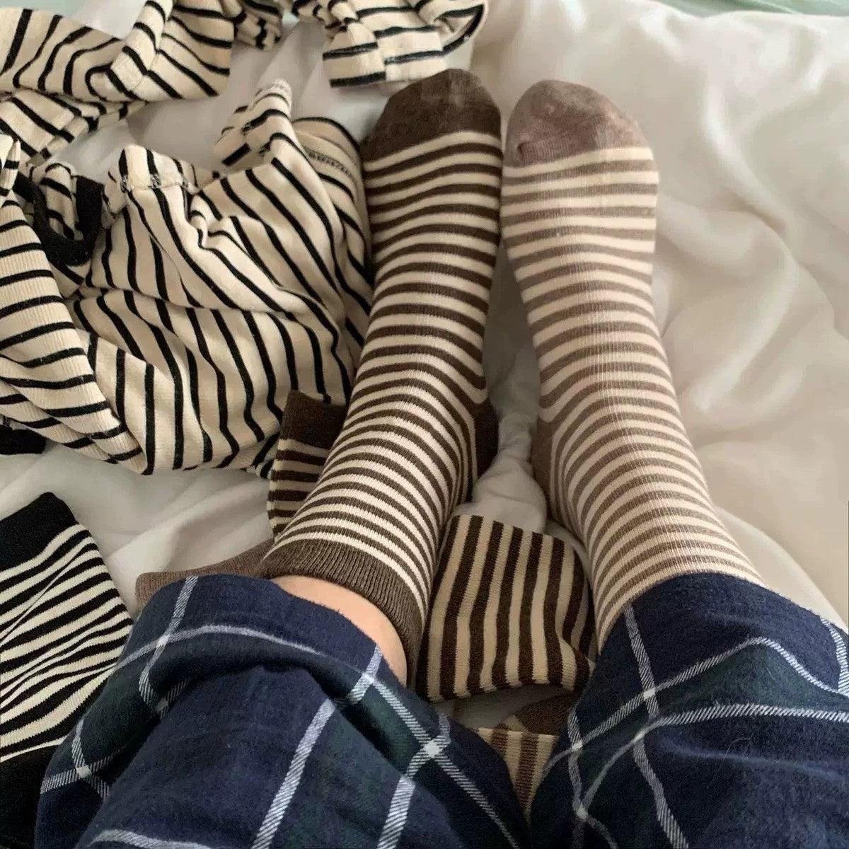 HUPSTL566Striped Socks Cotton Mid-TubeSocks Are Comfortable