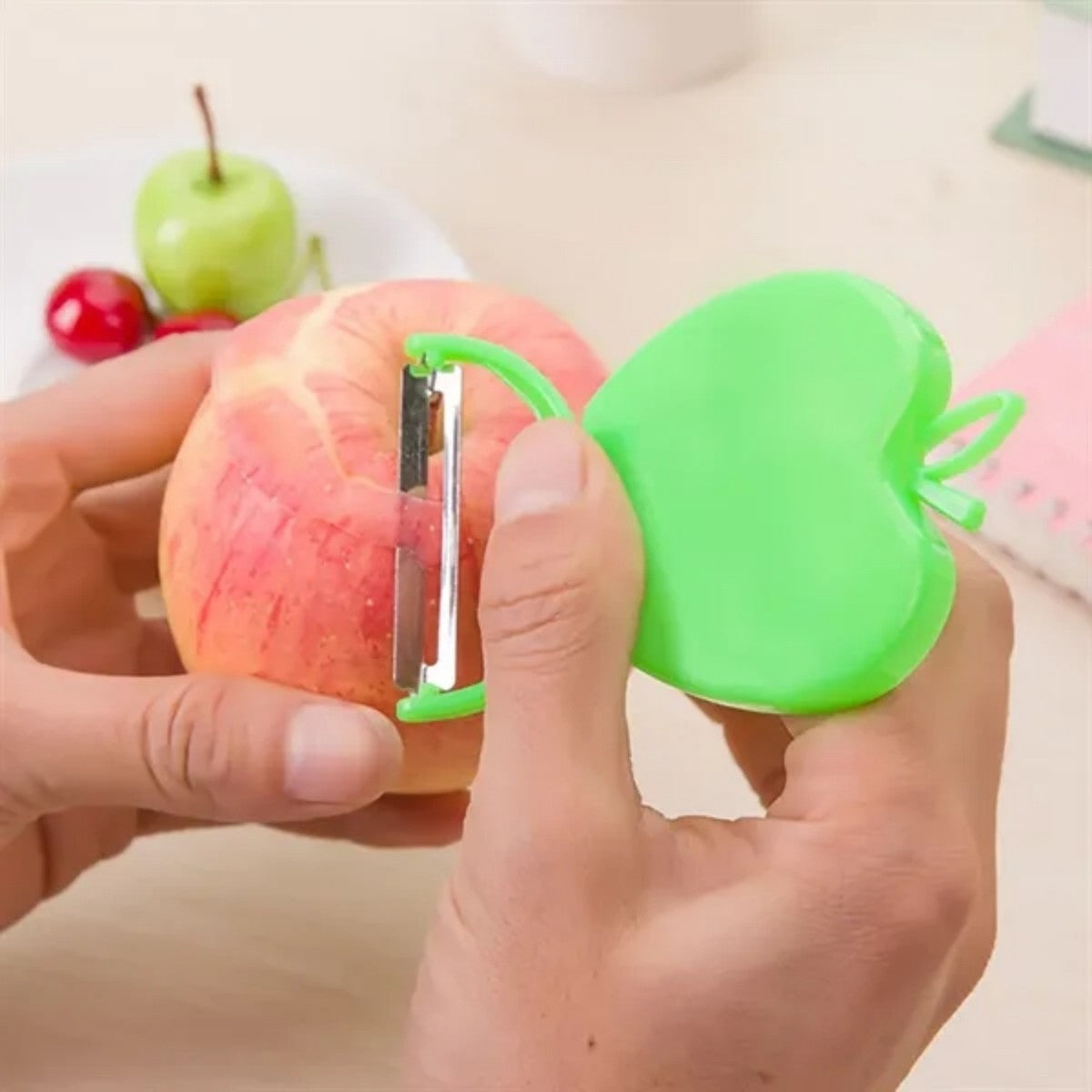 HUPSTL923 Apple-shaped Folding Fruit Peeler