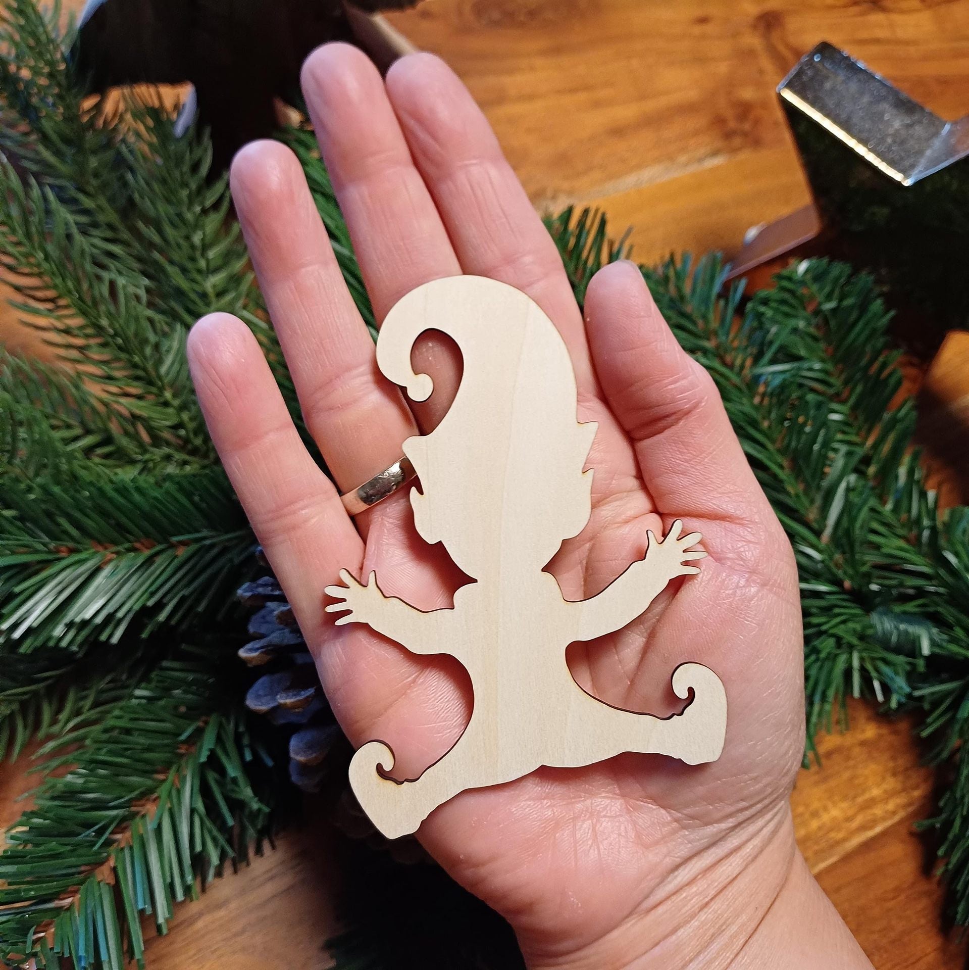 SUPSCH303 Festive Christmas Gnome Template
