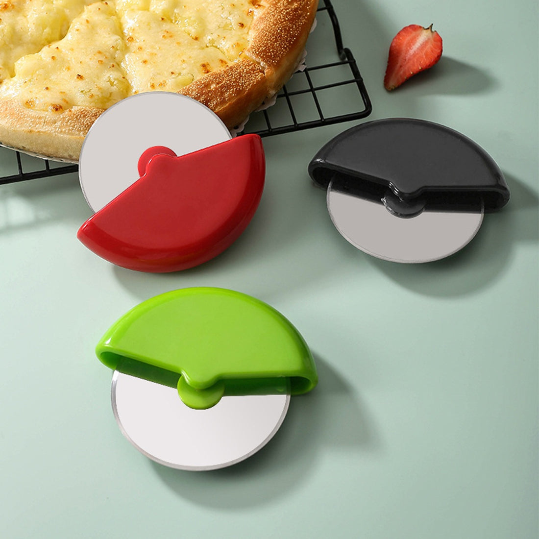 HUPSBY640 Round Plastic Pizza Cutters