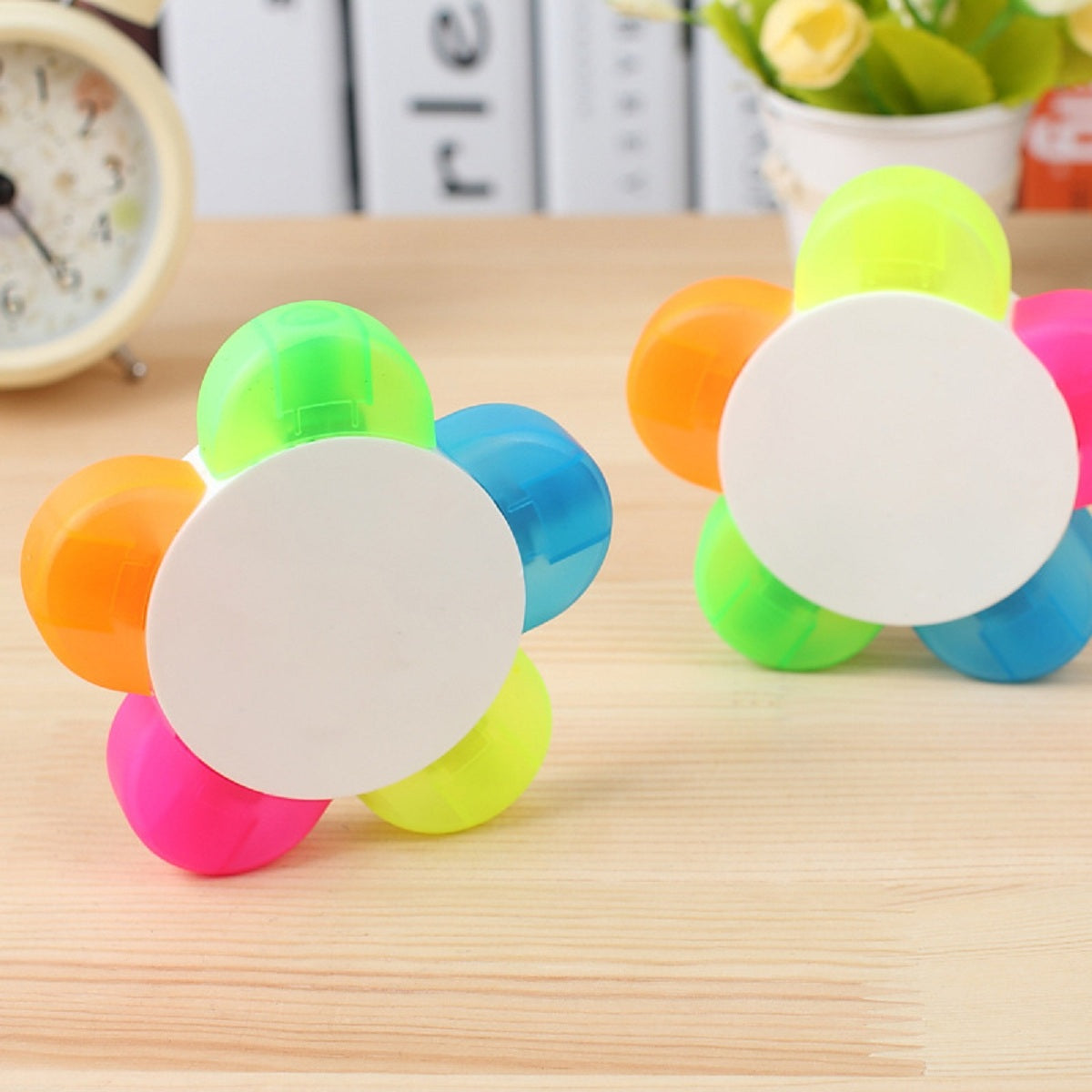 HUPSTL046 Flower Shaped 5-In-1 Highlighter