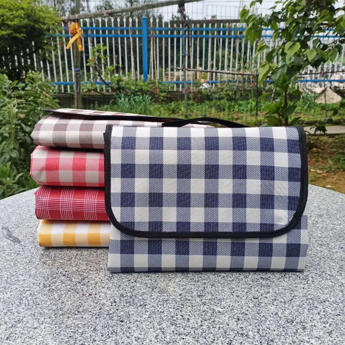 HUPSTL608Portable All-Season Picnic Rug