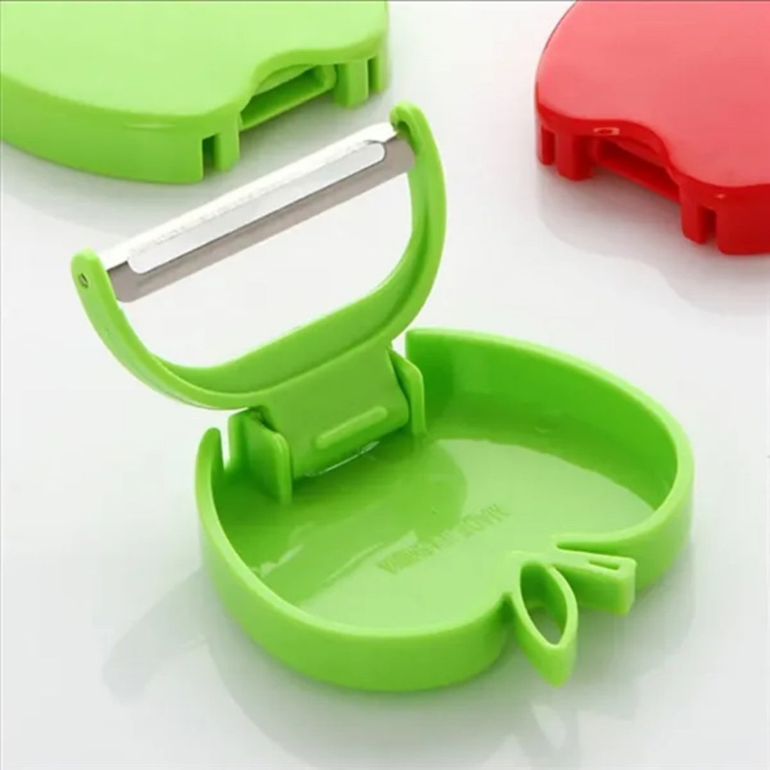 HUPSTL923 Apple-shaped Folding Fruit Peeler