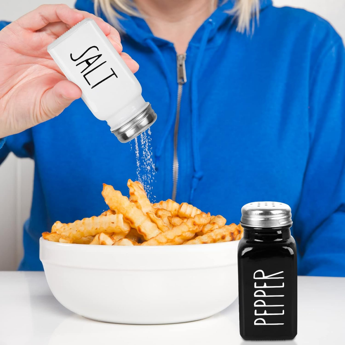 SUPSJC29 Salt and Pepper Shakers Set